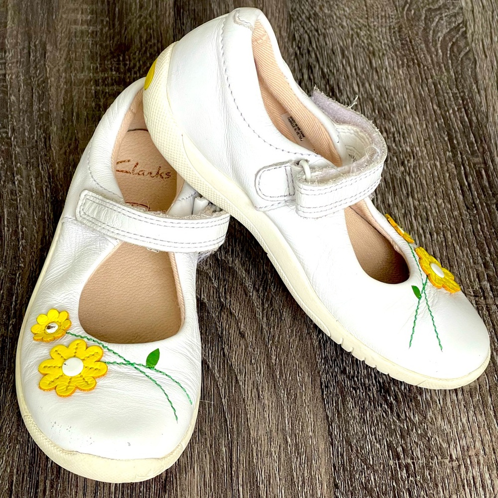Girls Clarks shoes size 9.5